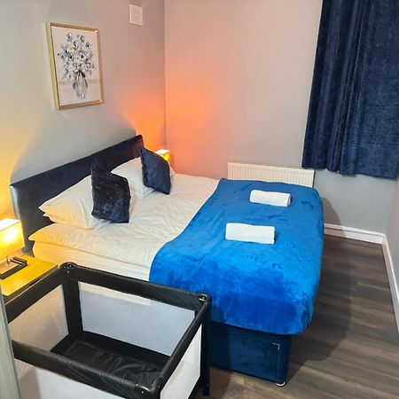 에일즈베리 2 Bed Town Centre Nr Theatre Free Park Wi-Fi & Garden 아파트 외부 사진