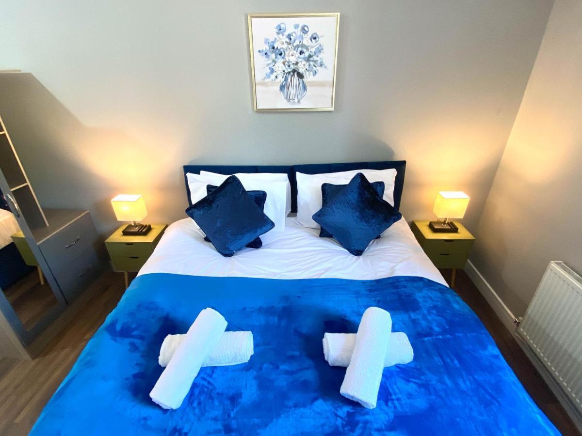에일즈베리 2 Bed Town Centre Nr Theatre Free Park Wi-Fi & Garden 아파트 외부 사진