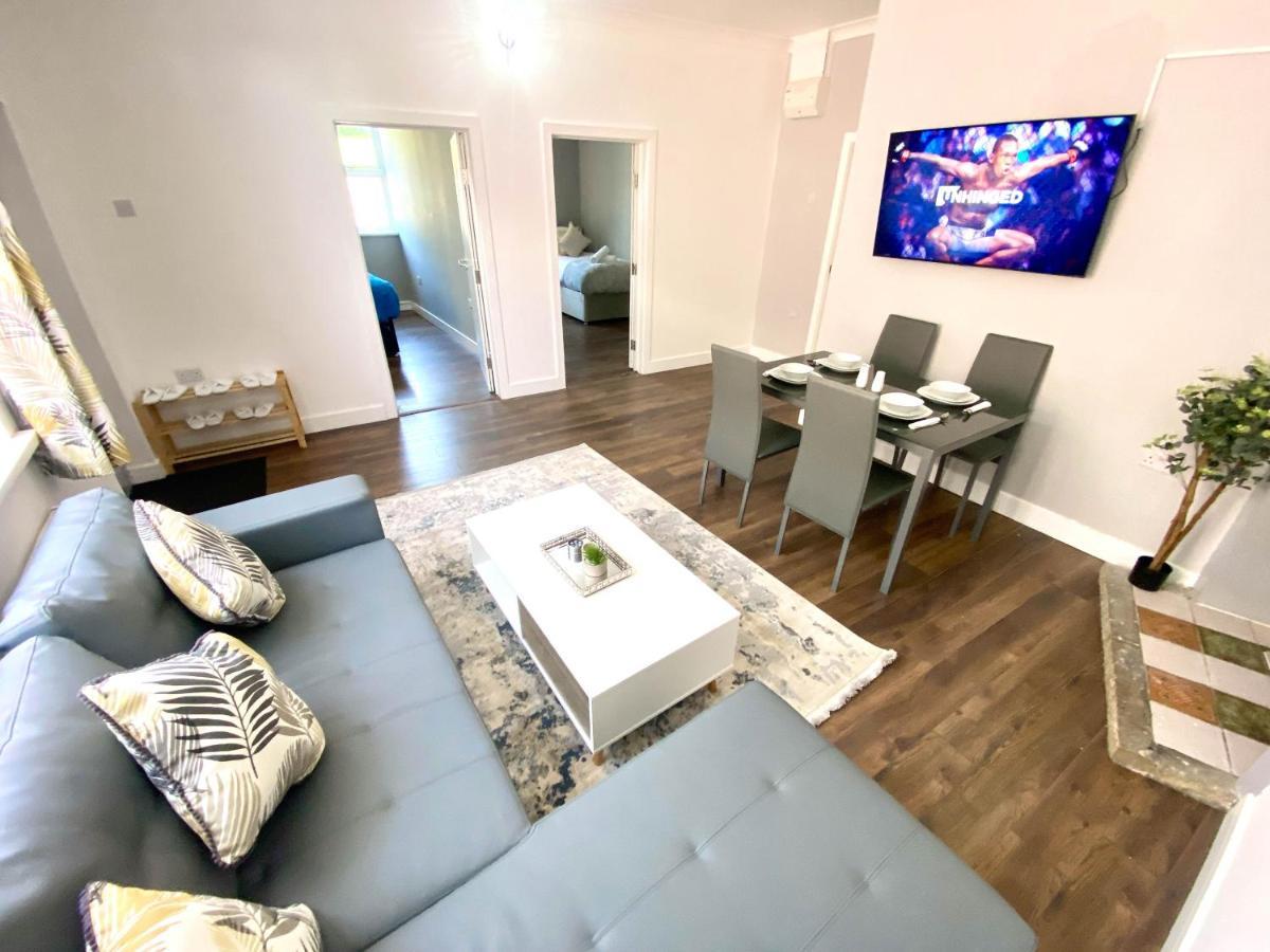 에일즈베리 2 Bed Town Centre Nr Theatre Free Park Wi-Fi & Garden 아파트 외부 사진