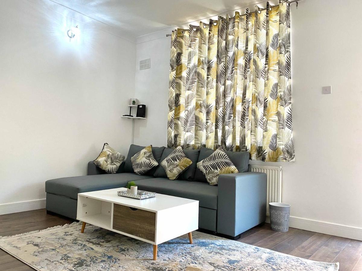 에일즈베리 2 Bed Town Centre Nr Theatre Free Park Wi-Fi & Garden 아파트 외부 사진