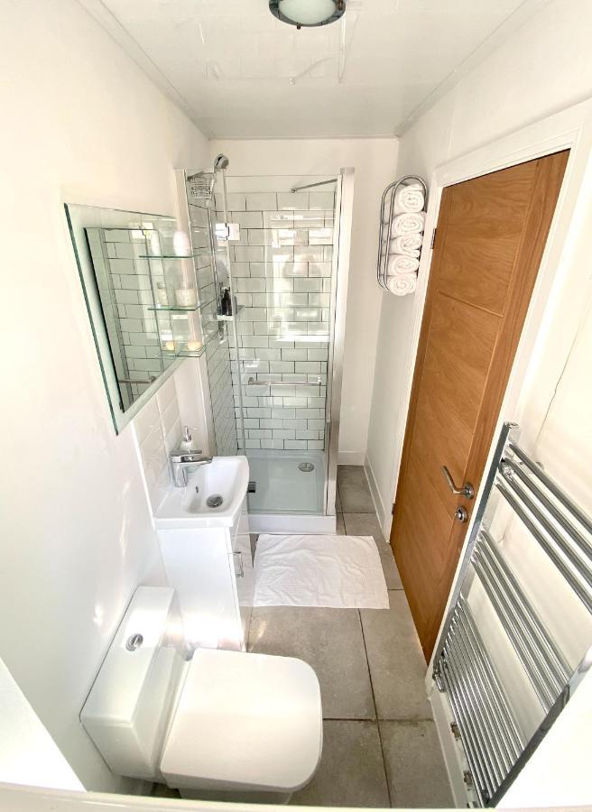 에일즈베리 2 Bed Town Centre Nr Theatre Free Park Wi-Fi & Garden 아파트 외부 사진