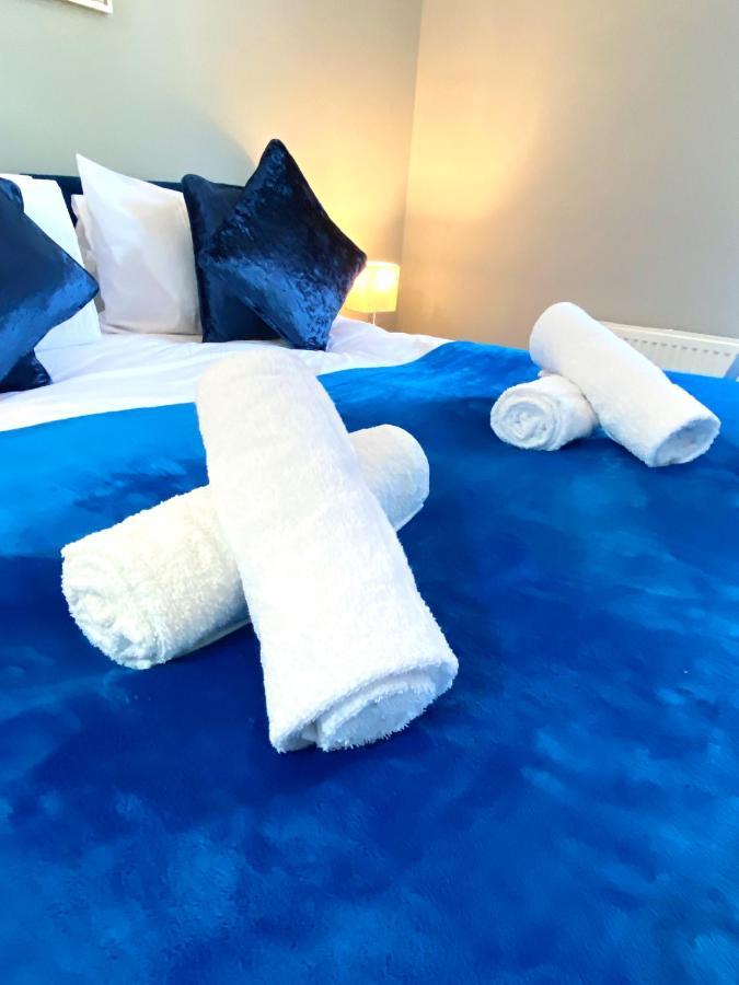 에일즈베리 2 Bed Town Centre Nr Theatre Free Park Wi-Fi & Garden 아파트 외부 사진