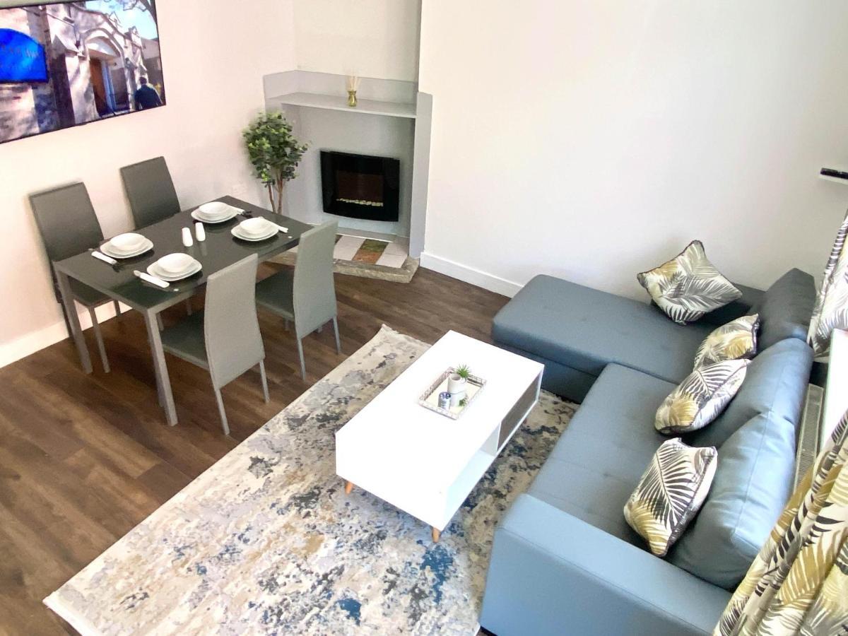 에일즈베리 2 Bed Town Centre Nr Theatre Free Park Wi-Fi & Garden 아파트 외부 사진
