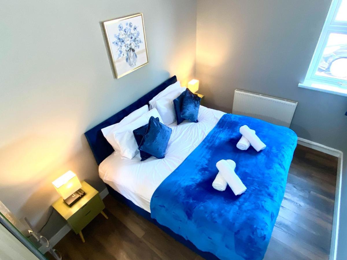 에일즈베리 2 Bed Town Centre Nr Theatre Free Park Wi-Fi & Garden 아파트 외부 사진