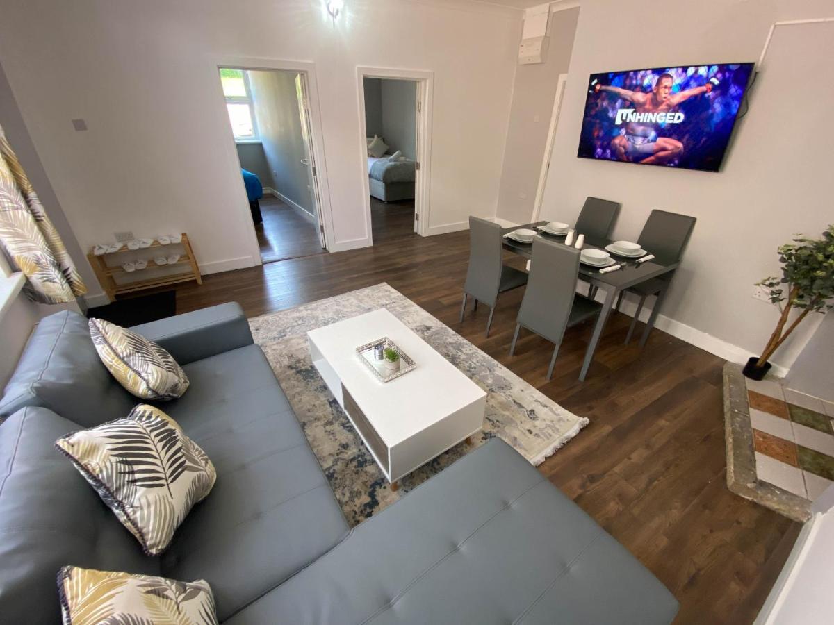 에일즈베리 2 Bed Town Centre Nr Theatre Free Park Wi-Fi & Garden 아파트 외부 사진