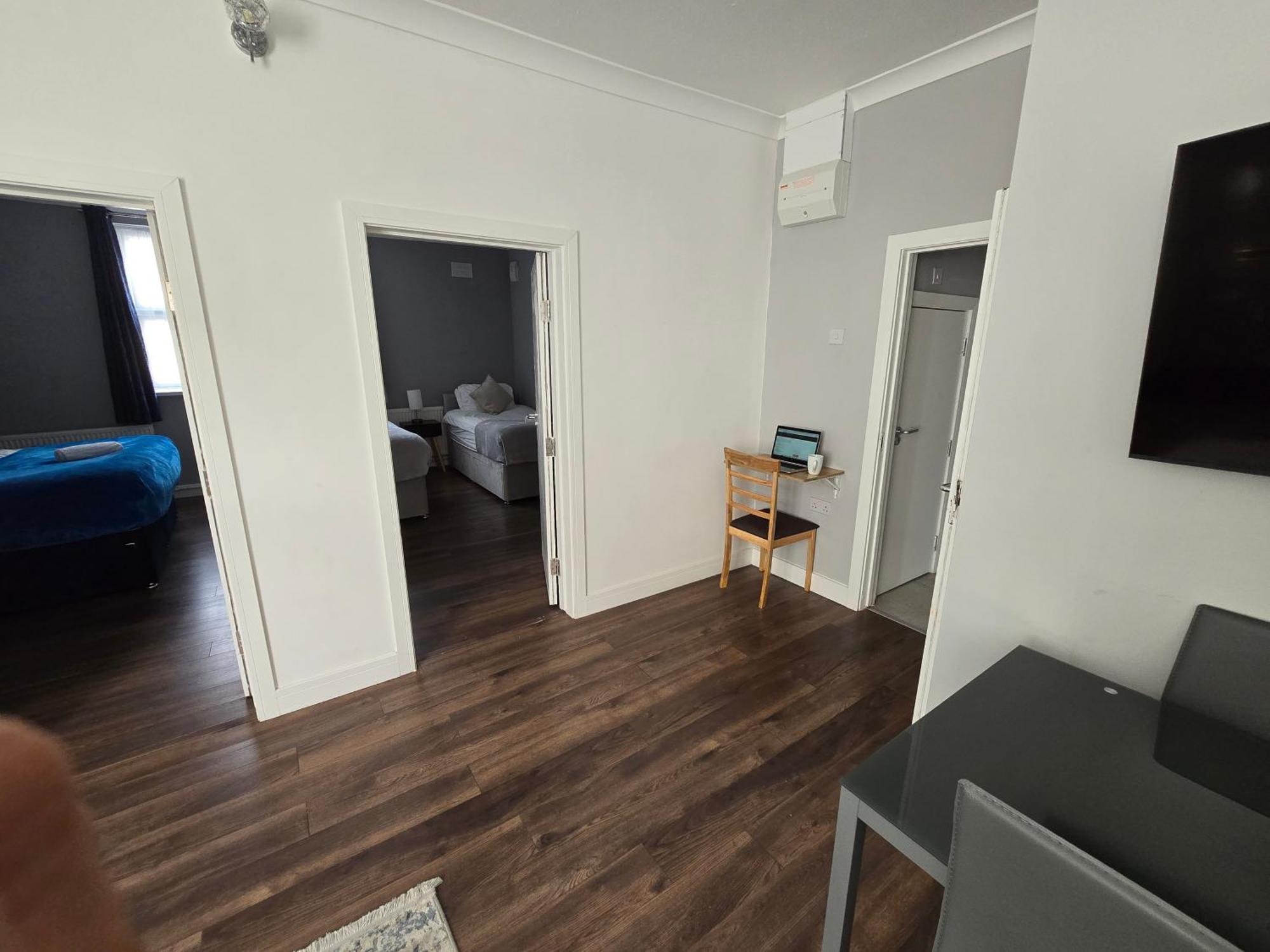 에일즈베리 2 Bed Town Centre Nr Theatre Free Park Wi-Fi & Garden 아파트 외부 사진